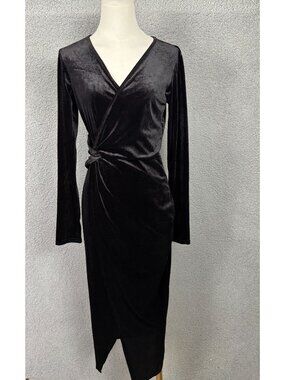 Nashalyly Women's Black Velvet Long Sleeve Midi Wrap Dress Size Small NWOT's.